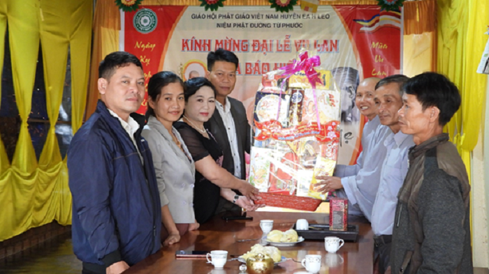 Huyen ea hleo tham tang qua phat giao 2